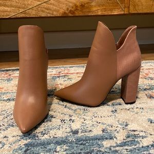Queido Mauve Booties